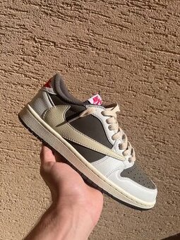 Nike jordan 1 low travis scott