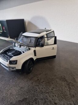 Land Rover Defender, kovový model 1:24