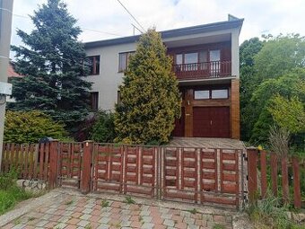 Na predaj rodinný dom s pozemkom pri Banskej Bystrici