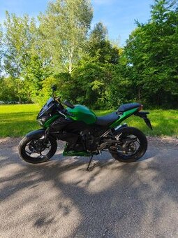 REZERVOVANÉ Kawasaki z300 ABS