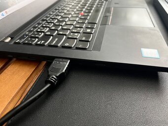 ThinkPad T490