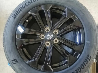 Predám zimné komplety kolies Toyota Rav 4/Akcia/