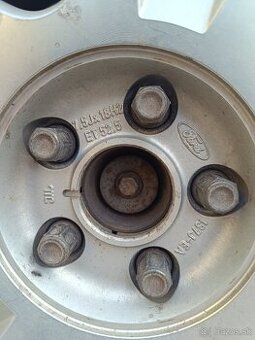 Elektróny s pneu 235/45R18