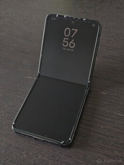 Samsung Galaxy Z Flip4 Graphite - nový
