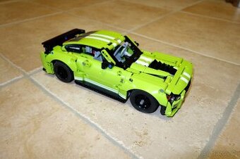 Ford Mustang Shelby 27cm zotrvačník 42138