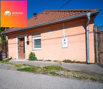 Na predaj zariadený rodinný dom vo Váhovciach – bývajte v ti