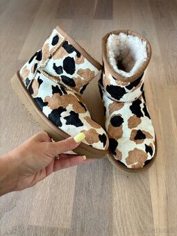 Dámske UGG snehule Classic Cow veľkosť 36