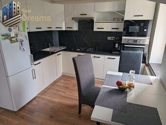Kompletne zrekonštruovaný 2 izbový byt s balkónom