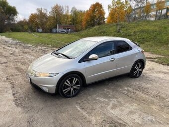 Honda Civic 1.8 benzín 103 kW