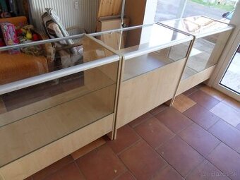 Predajný pult do obchodu - 3ks - veľmi dobrý stav