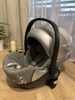 Detská autosedačka/vajíčko