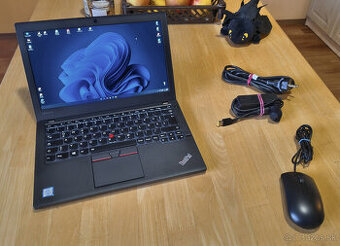 Notebook Lenovo Thinkpad X260 - 12.5" / i5 6200u / 8GB DDR4