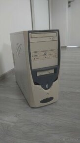 Retro PC i845, Pentium 4 2.5 GHZ, AGP Geforce 440SE