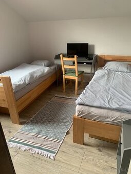 APARTMÁN 3 izby, 2 kúpeľne, kuchynka, jedáleň