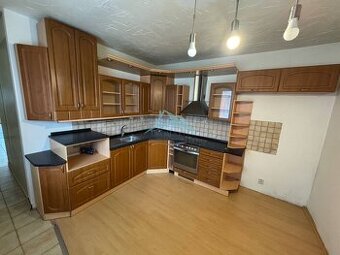 Trojizbový byt v centre mesta Šahy