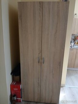 Predám v dobrom stave skriňu šatníkova aj tv.stolik