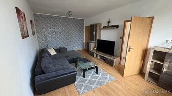 Predám velký 2-izbový byt po komplet rekonštrukcii ZARIADENÝ