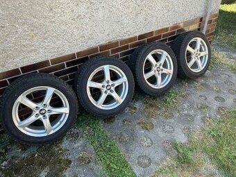 Na predaj zimna sada Pneumatiky 215/55 R17 + disky 5x114,3