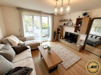 REZERVOVANÝ 3 izbový tehlový byt Zvolen - širšie centrum - 1