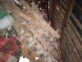 Predám budniky,sedaky,výstavné klietky krmitka pre holuby