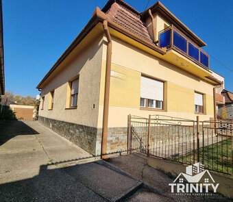 Na predaj rodinný dom s garážou a letnou kuchyňou v meste Ko