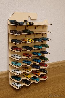 Polička pre autičká / hot wheels