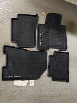 Gumové koberce KIA Sportage – originál, komplet 4 ks