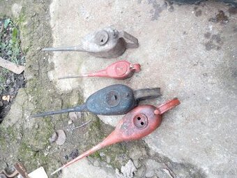 Olejničky.kopyto.nadoby.zamky