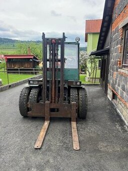 Vysokozdvižný vozík