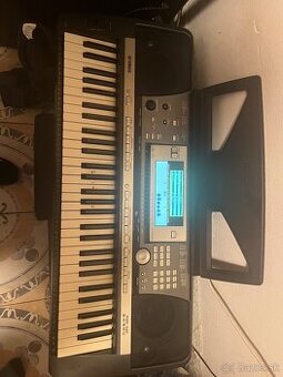 YAMAHA PSR 640
