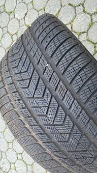 PIRELLI Winter SCORPION 315/30R22 104V
