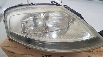 Predám pravý predný svetlomet na Citron C3