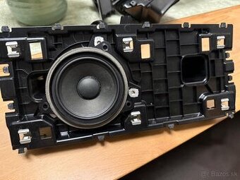 Části přístrojové desky hudba harman Kardon VW Multivan t7