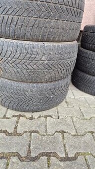 275/45R21 110V Bridgestone