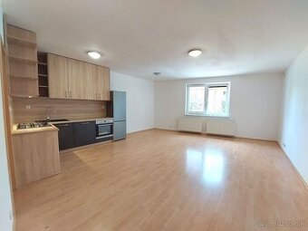 PRENÁJOM: 2 IZBOVÝ BYT 64 M2, CENTRUM KEŽMAROK