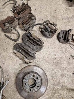 Predné a zadné brzdy 3.0 tdi,5.0 tdi  VW Touareg 7l