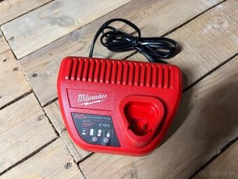 Milwaukee M12 C12 C – nová nepoužitá nabíjačka