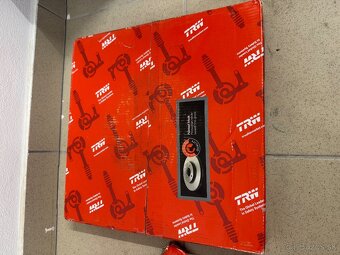 TRW DF6175S BRZDOVÝ KOTÚČ AUDI