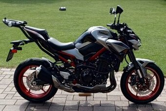 KAWASAKI Z900