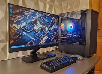 Herný PC + monitor, klávesnica, myš