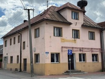Polyfunkčná budova v centre Trstenej