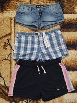 3x sortky Superdry