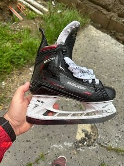 Bauer Supreme Mach Custom