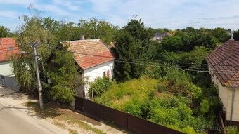 Starší rodinný dom na predaj, pozemok 1423 m2, Veľké Blahovo