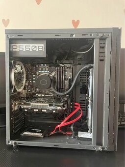 Herný PC + Monitory, mikrofón, zvukovka, stolík, stolička