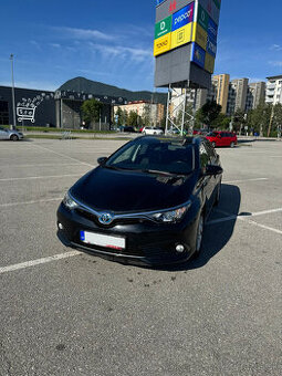 Toyota Auris 1.8 Hybrid – úsporný automat s výbornou výbavou