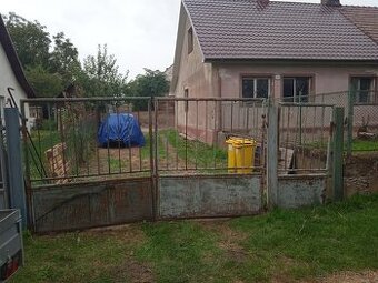 Predám 3 izbový rodinný dom Prašice (DVOJDOM)
