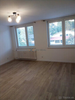 Na prenájom zrekonštruovaný 2-izb. byt - 49 m² vo Vranove n.