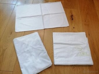 Biele návliečky do postieľky