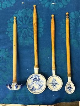 Starozitna zbierka drevenych lyzic a naberaciek cibulak